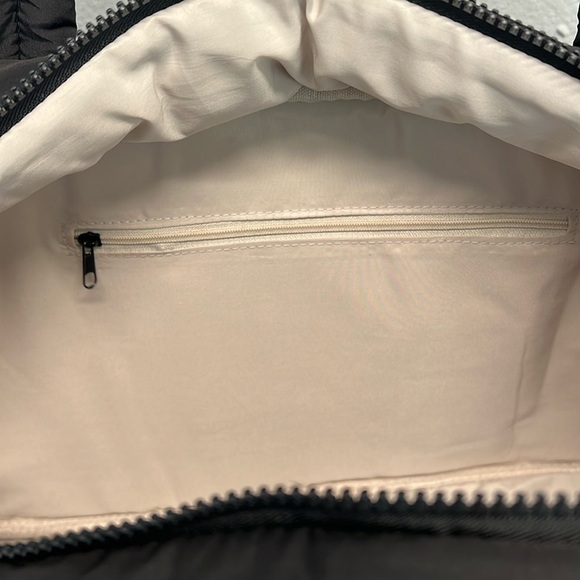 Wilo The Label | 🖤 Weekender Travel Bag Set w/ Eye Glass Case & Extra Bag - Picture 8 of 12